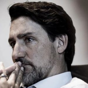 改变形象的重大决定?加拿大靓仔总理秒变沧桑中年大叔!