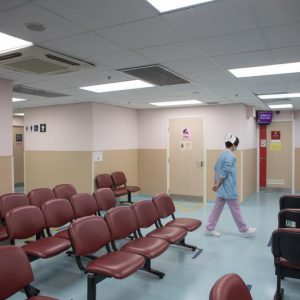 【香港】不满港府没全面封关 4600多名医护人员酝酿罢工