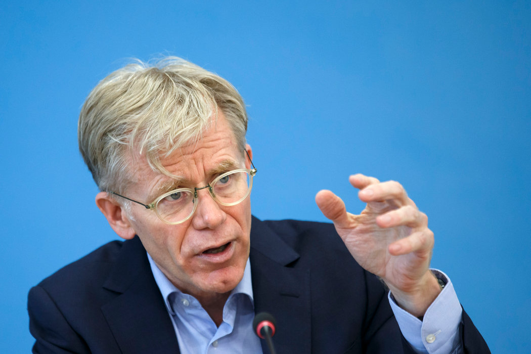 【采访实录】面对纽约时报的采访,世卫专家组组长布鲁斯·艾尔沃德博士高度评价了中国政府处理疫情的措施