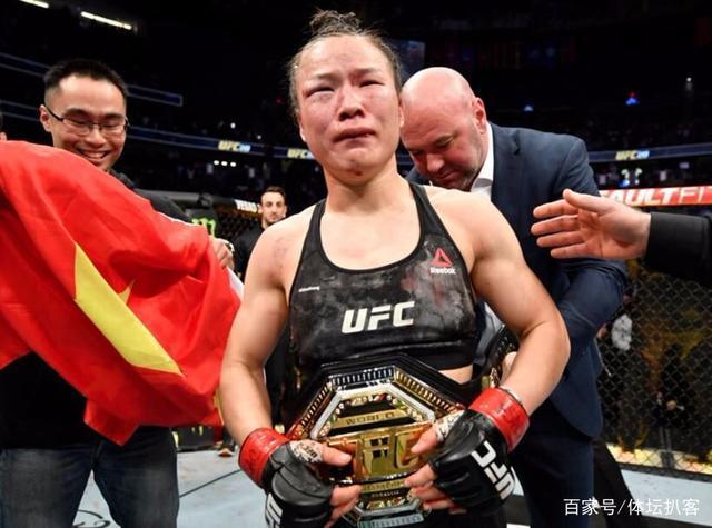 惨烈!UFC历史上最精彩的女子冠军战, 张伟丽成功卫冕UFC女子草量级金腰带