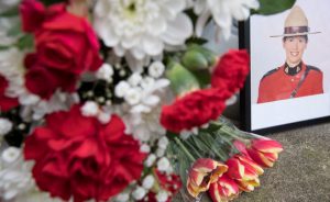 加拿大殉职女警驾车迎头撞毁枪手冒牌车 阻其杀戮无辜