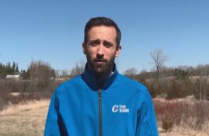 总理杜鲁多评论保守党党魁候选人Derek Sloan指责并质疑首席卫生官为中国工作时表示,不宽容和种族主义在加拿大没有市场