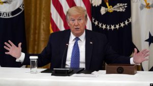 特朗普就贸易及病毒问题再次抨击中国的言论幼稚可笑