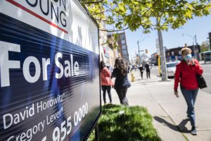 CMHC:今年加拿大房价将下跌18% 按揭标准将进一步收紧