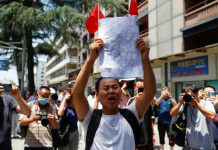 BBC理性报道中国接管美国驻成都总领馆,大批中国民众欢呼,美国表达“失望”