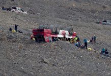 加拿大著名景点发生重大事故 旅游大巴坠下山崖 3死14人命危