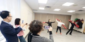 华裔媒体工作者协会举办讲座:助华裔长者勇闯“短视频时代”